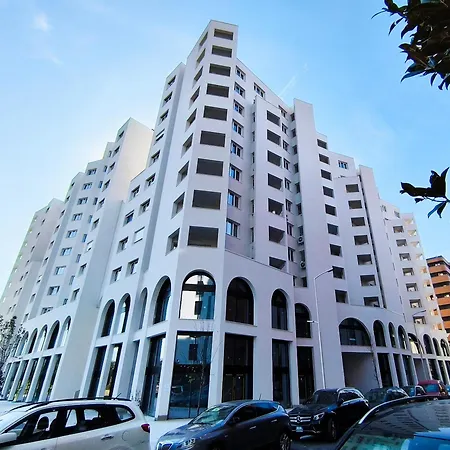 Deas In Appartement Tirana