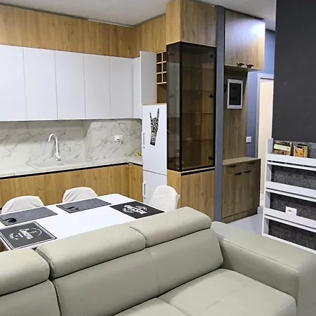 Deas In Appartement Tirana